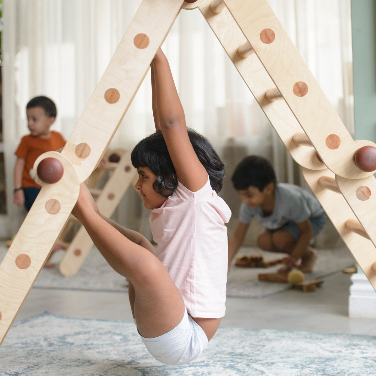 Lockdowns, screen-time for kids… and Play as an Antidote!